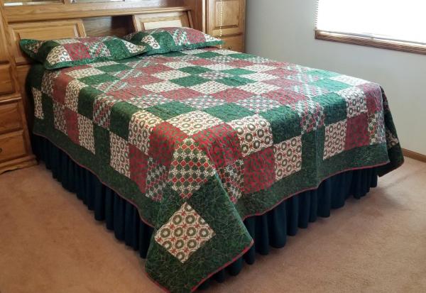 POINTSETTIA and HOLLY QUILT Christmas for Queen Size Bed Holiday Home Decor or Hunter's Lodge picture