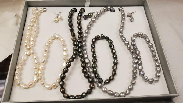 Pearl Jewelry Set picture