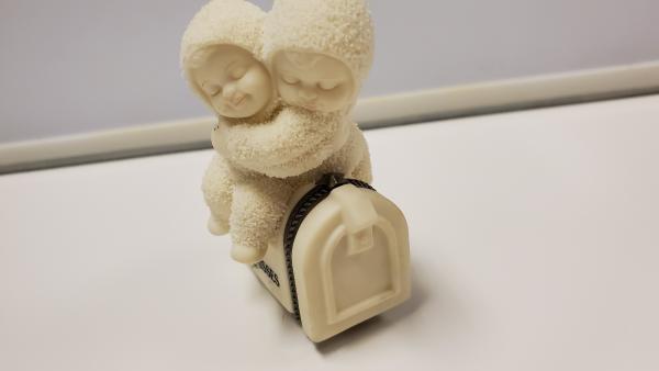 Hugs & Kisses Trinket Box picture