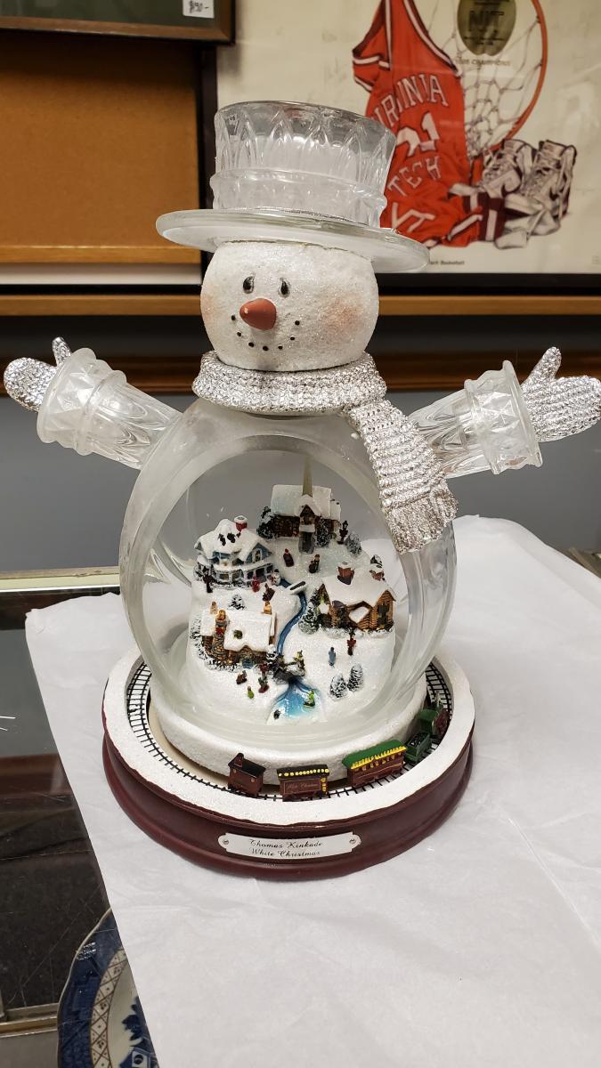 Thomas Kinkade White Christmas picture