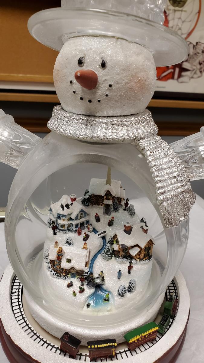 Thomas Kinkade White Christmas picture