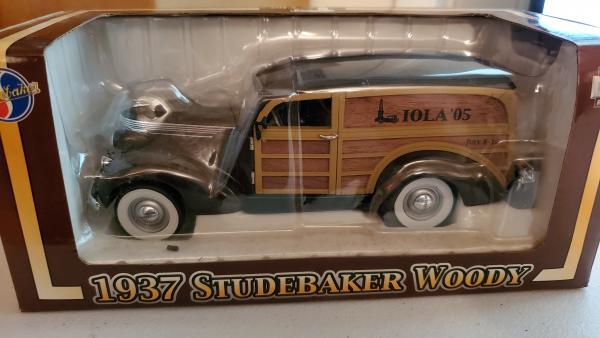 Iola '05 Studebaker Woody