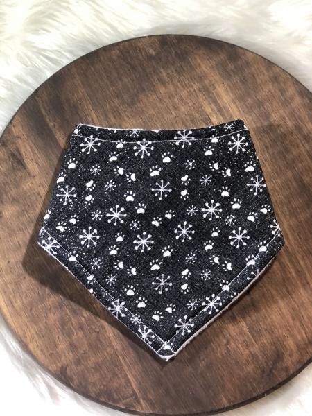 Snowy Paws Bandana Bib picture