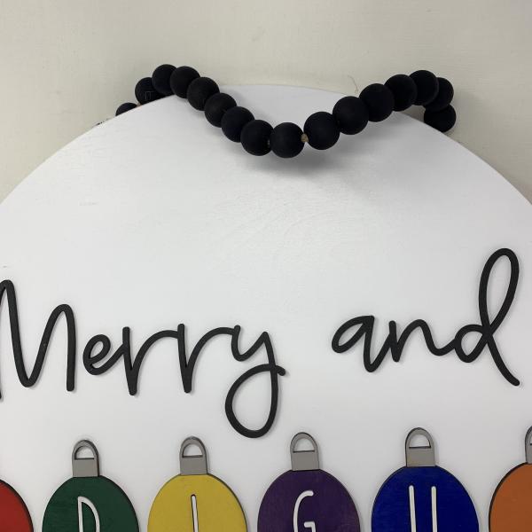 Merry & Bright round Door sign With bulbs picture