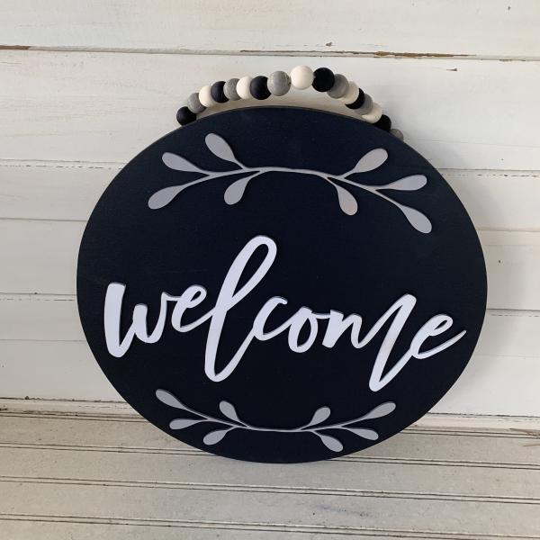 Welcome round Door sign With gray laurel