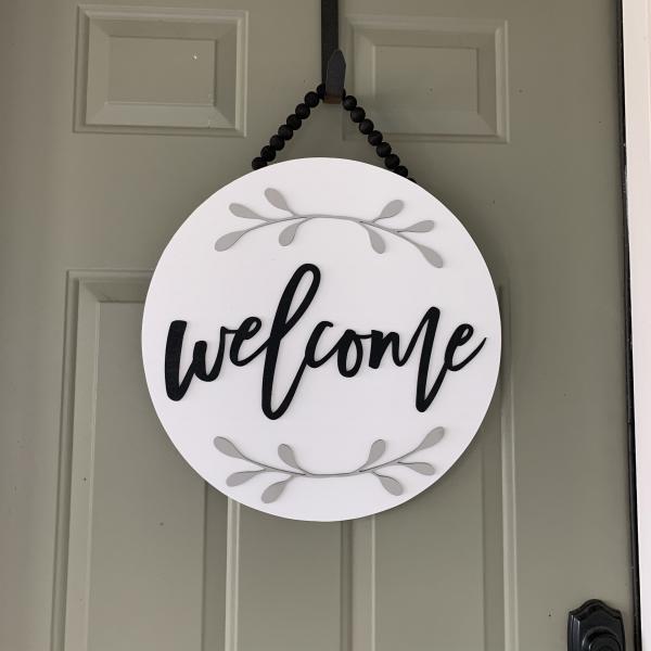 Welcome round Door sign With gray laurel picture