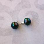 Freshwater bread pearl stud