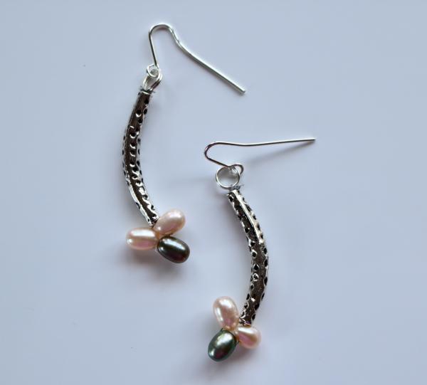 Dark and pink pearls and silver tube with sterling silver earring