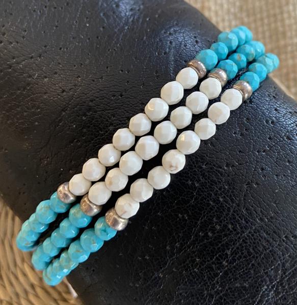Turquoise and white howlite bracelet