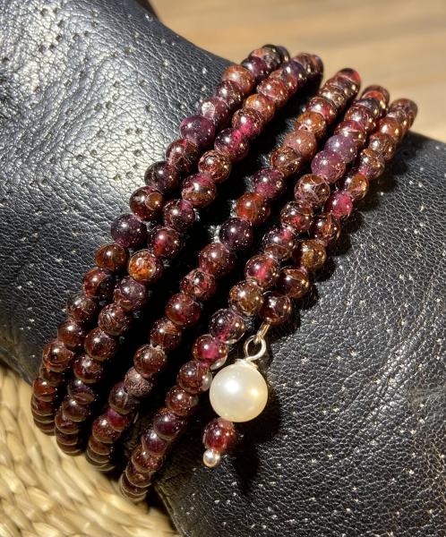 Quadruple coils of garnet beads bracelet picture