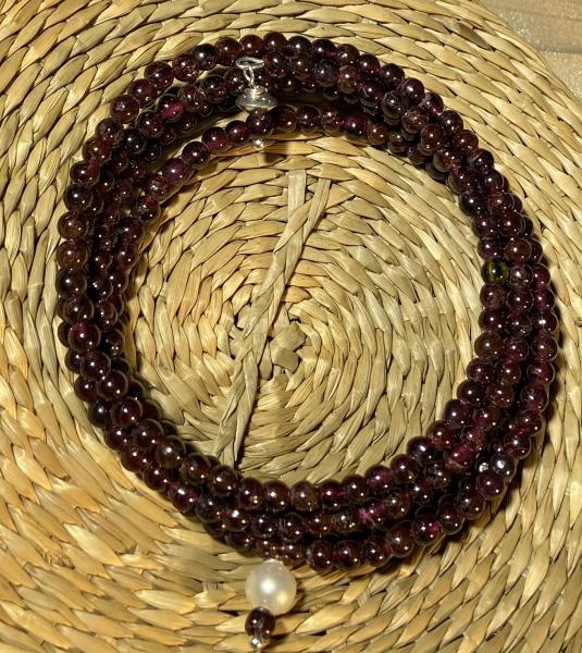 Quadruple coils of garnet beads bracelet picture