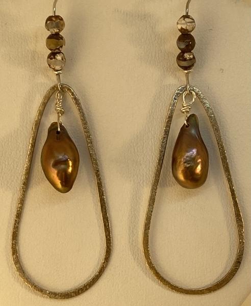 Banded agate and baroque pearl earrings picture