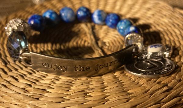 Sentiment bracelet in blue agate picture