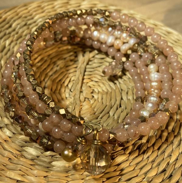 Six coils of strawberry quartz, bronze and pearls bracelet