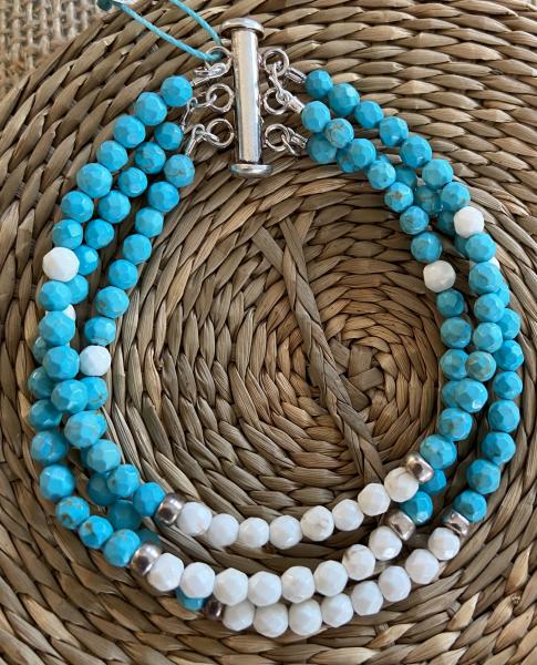 Turquoise and white howlite bracelet picture