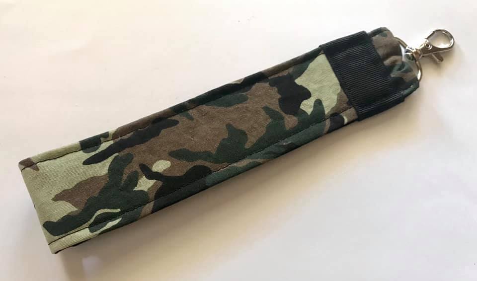 Proud Marine Mom Key Chain picture