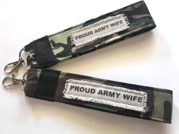 Proud Army Wife Key Chain