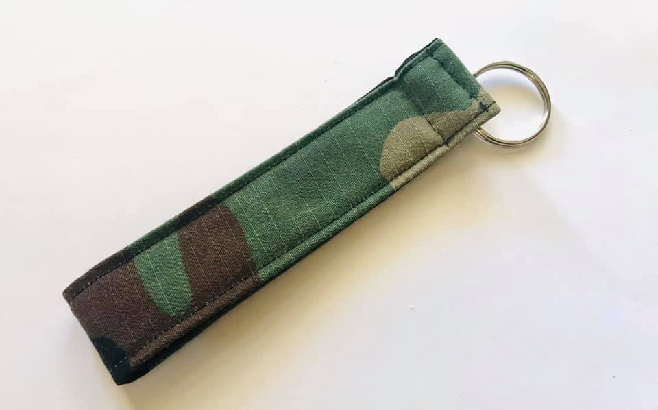 Proud Army Dad Key Chain picture