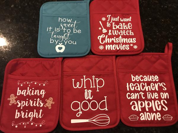 I Just Want To Bake And Watch Christmas Movies Hot Pad Set picture