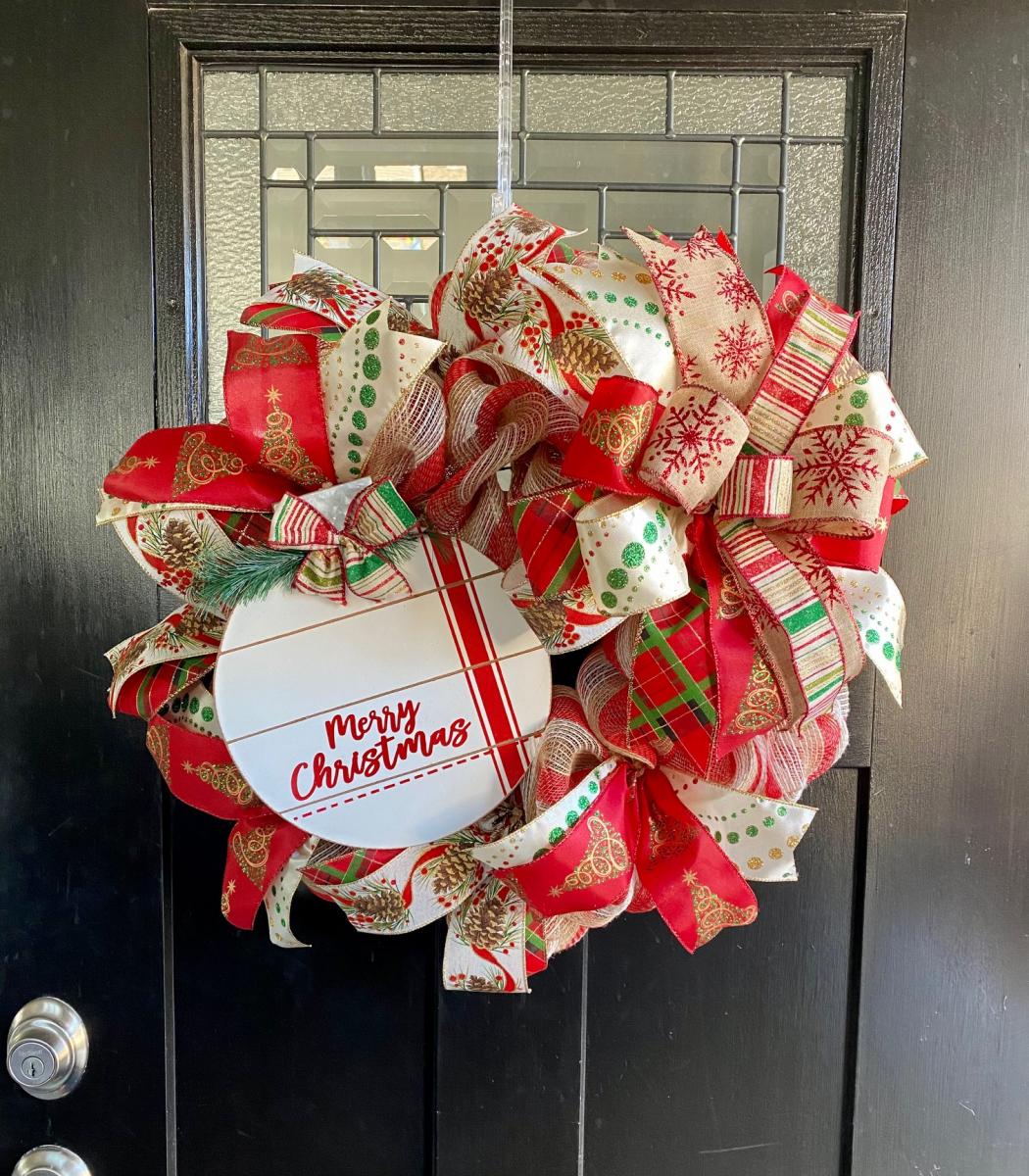 Christmas Wreath - "Merry Christmas" ornament picture