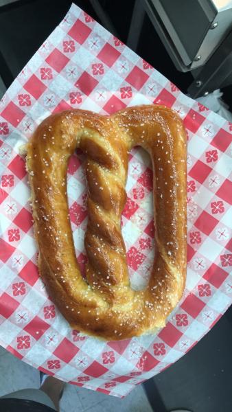Momos pretzels