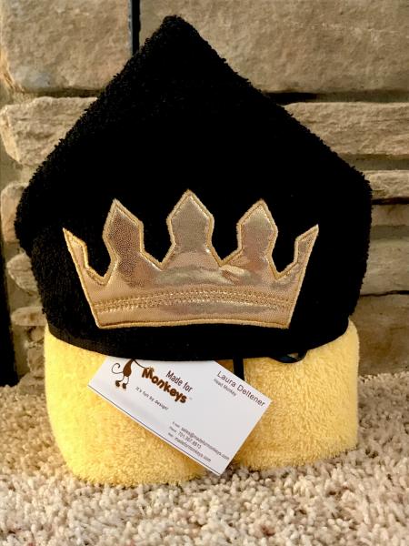 Prince Crown Hooded Towel (black/yellow)