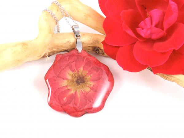 Red rose necklace, Birth Month flower June, picture