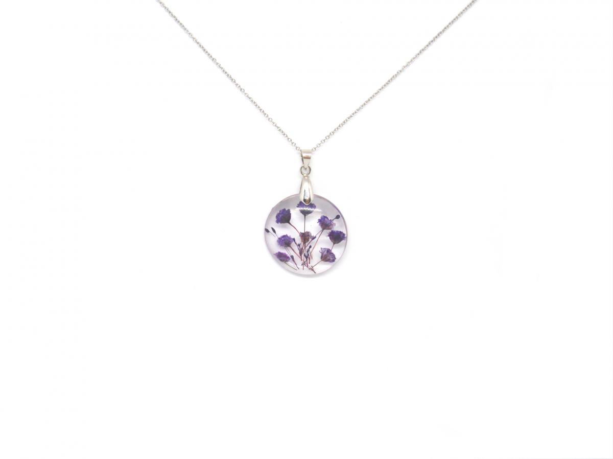 Purple flower necklace picture