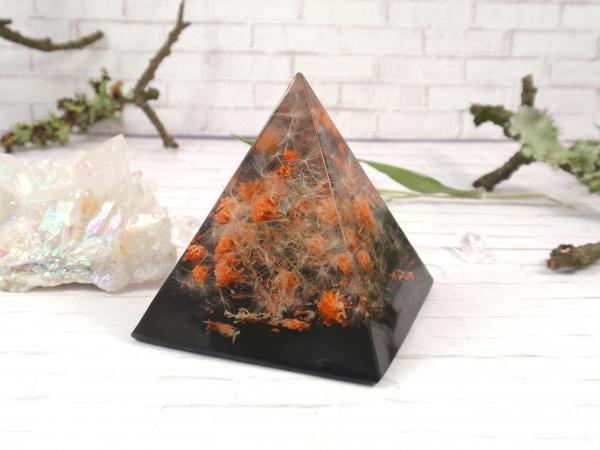Resin pyramid paperweinght picture