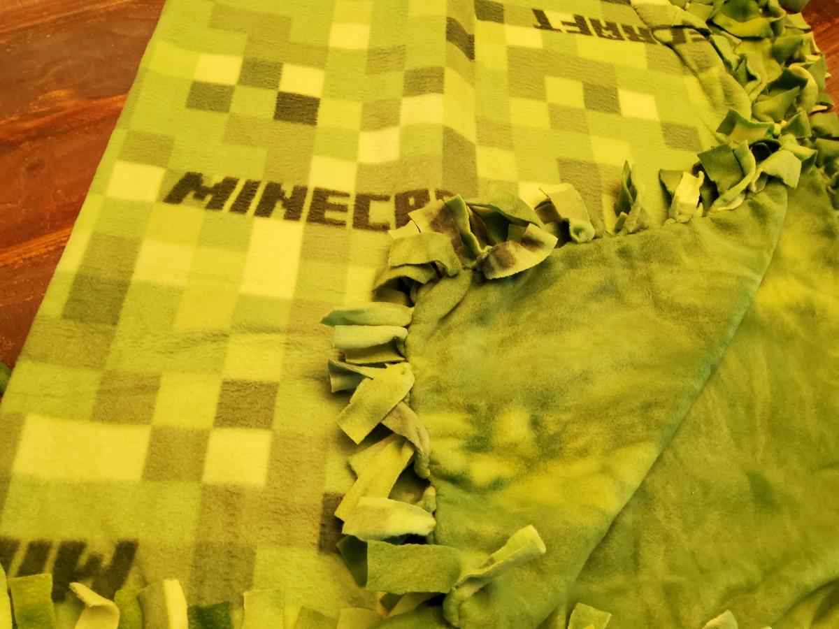 Minecraft Fleece Blanket picture