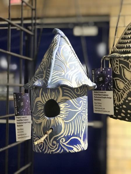 Periwinkle Birdhouse picture