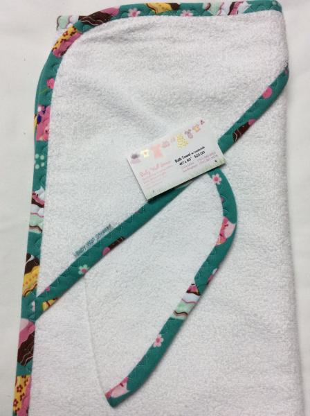 Hooded Bath Towel w/washcloth picture