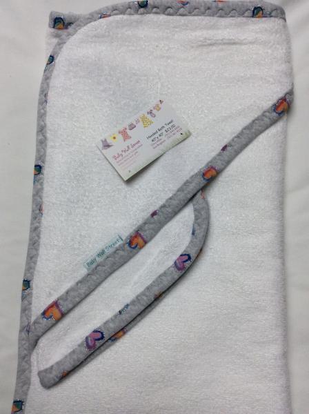 Hooded Bath Towel w/washcloth picture