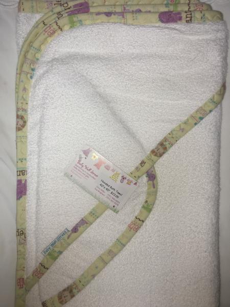 Hooded Bath Towel w/washcloth picture