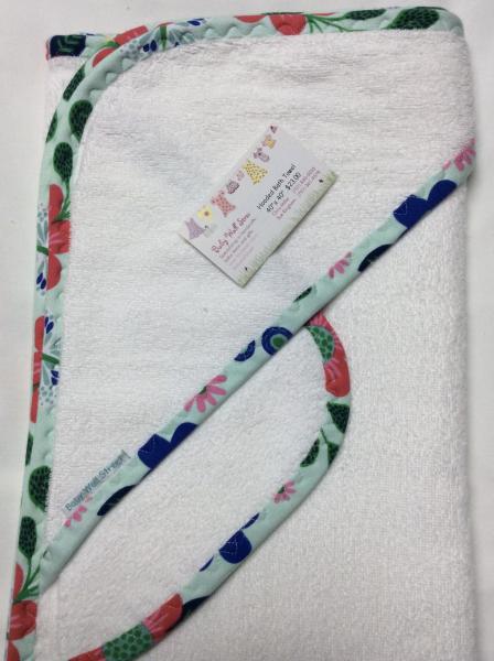 Hooded Bath Towel w/washcloth picture