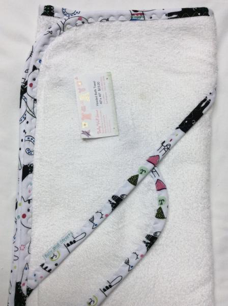 Hooded Bath Towel w/washcloth picture