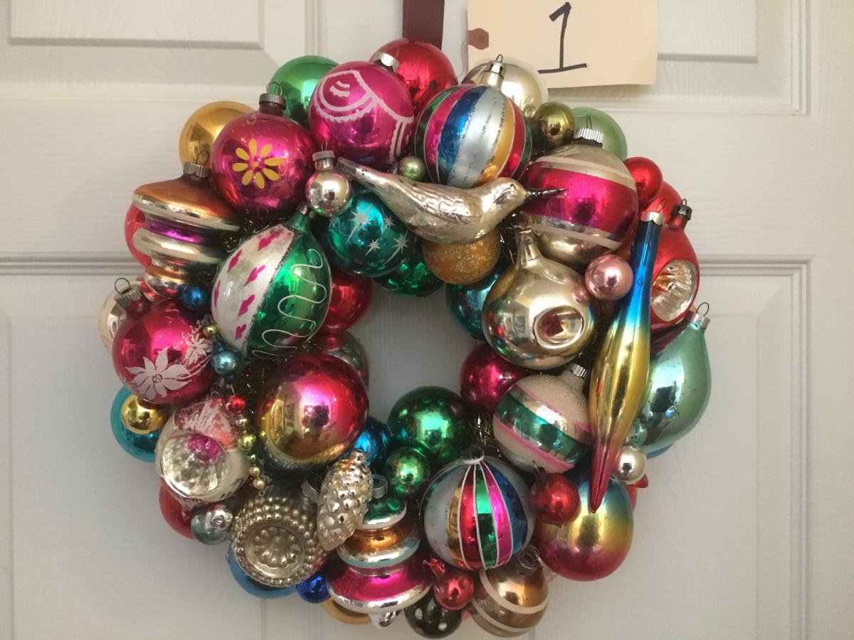 Christmas wreath picture