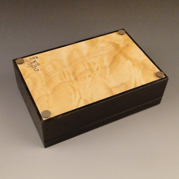 L1148 - Large long fitted lid box picture