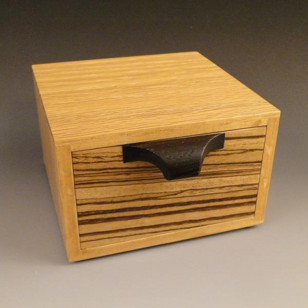 D651 1 drawer box