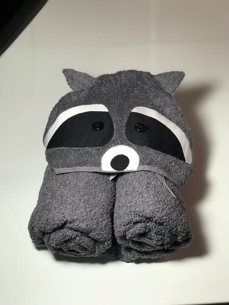 Hooded towel- raccoon picture