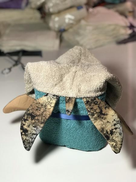 Hooded towel-blue turtle picture