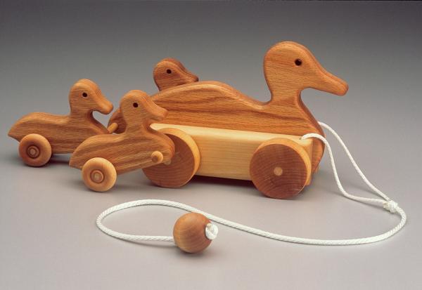 DUCK FAMILY PULL TOY