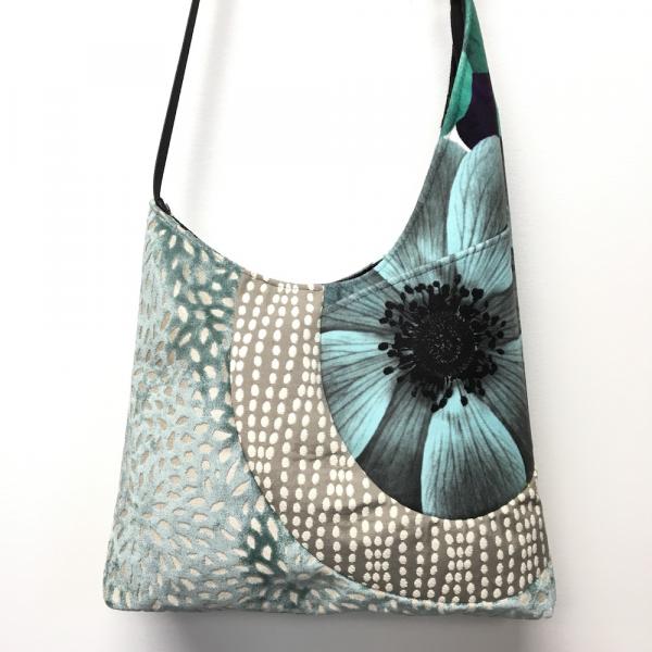 CROSS BODY TOTE Spa Blue Flower picture