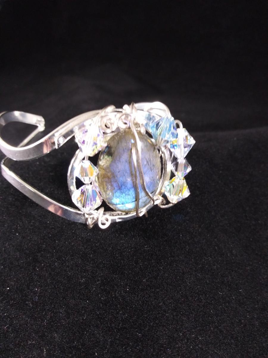 Labadorite Cuff Bracelete picture