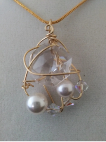 Swarovski Crystal and Pearl pendant Only picture