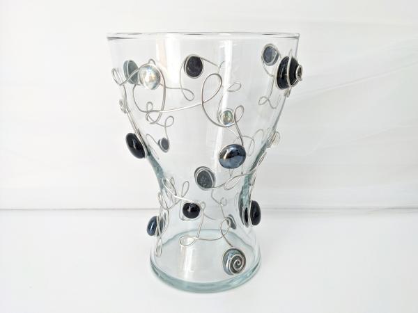 Black and Gray Curvy Vase picture