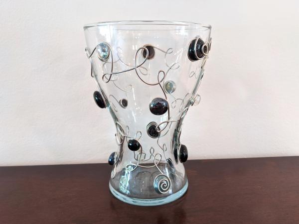 Black and Gray Curvy Vase picture