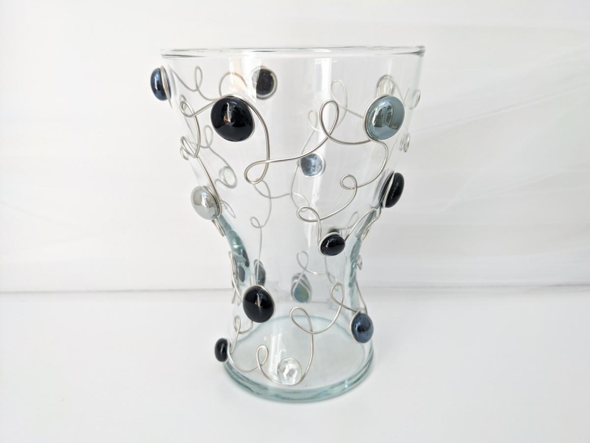 Black and Gray Curvy Vase picture