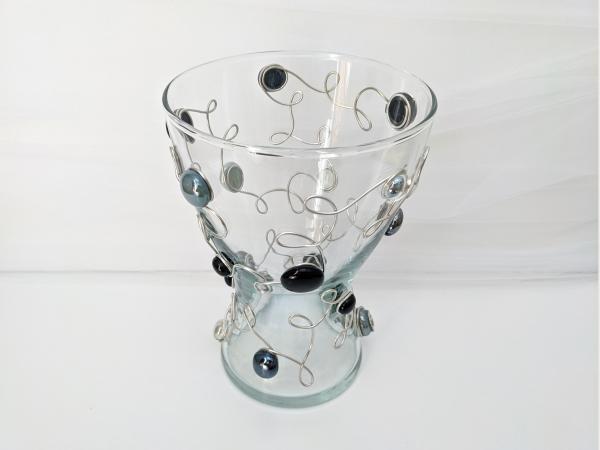 Black and Gray Curvy Vase picture