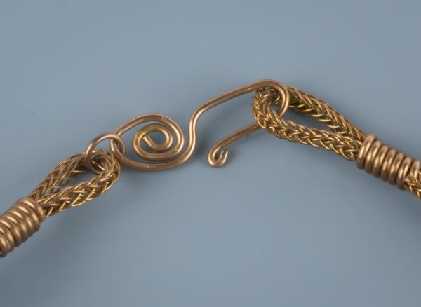 Braided bronze wire link necklace picture